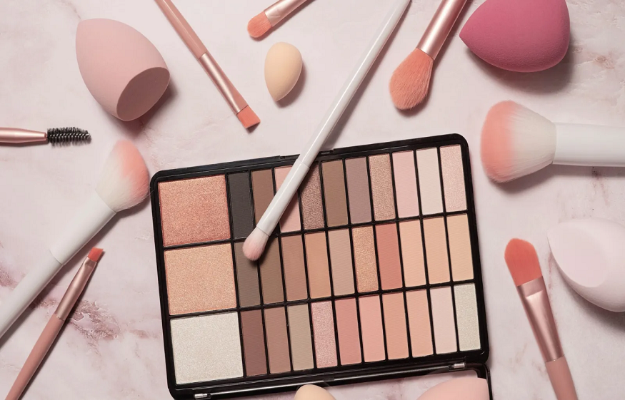 Eyeshadow Palette Must-Haves: 8 Tips To Build Your Essential Makeup Arsenal